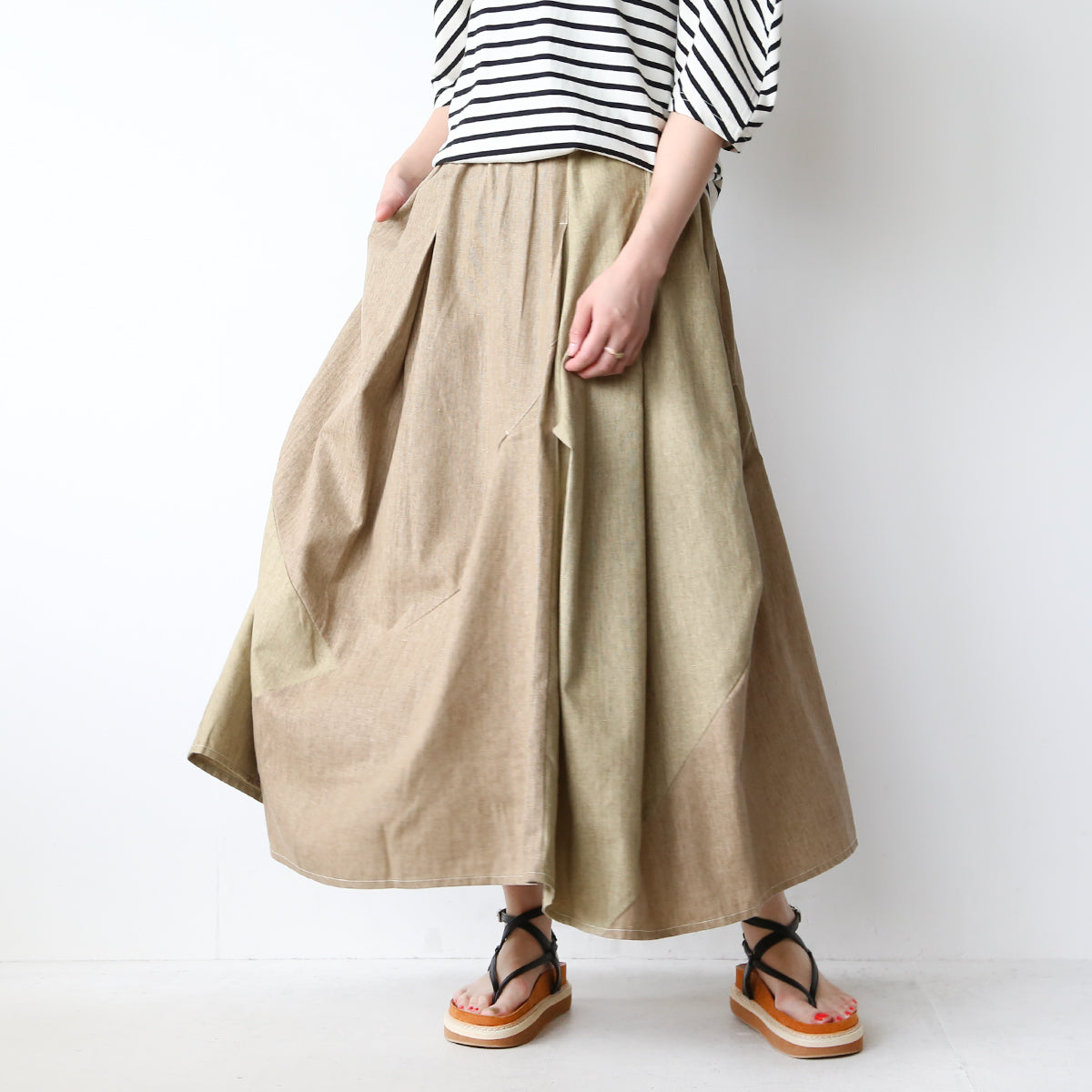 HEMP MIX ASYMMETRY TUCK SKIRT